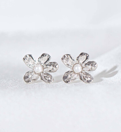 Petite Eponine earrings - Ivory pearl (Silver)